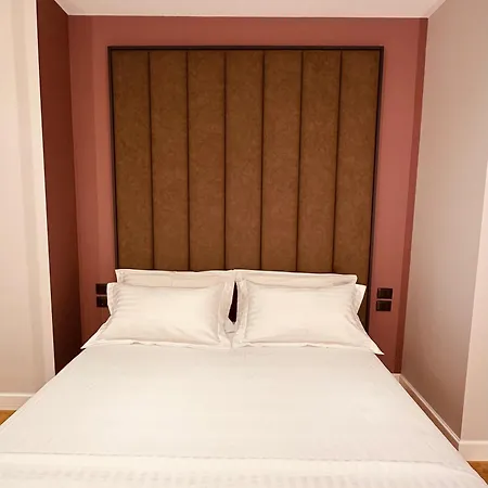 Azul Affittacamere Tirana