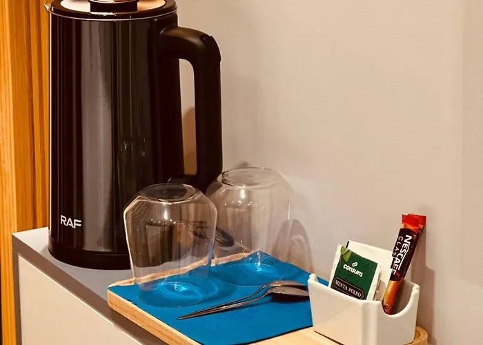 Azul Pensión Tirana